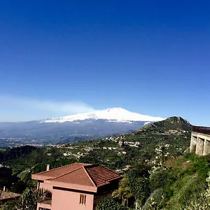 villa-quisisana-taormina.taorminaitalyhotels.com/