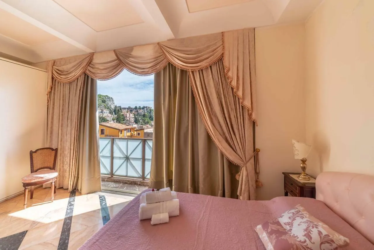 Palazzo Di Ferro Taormina Apartment